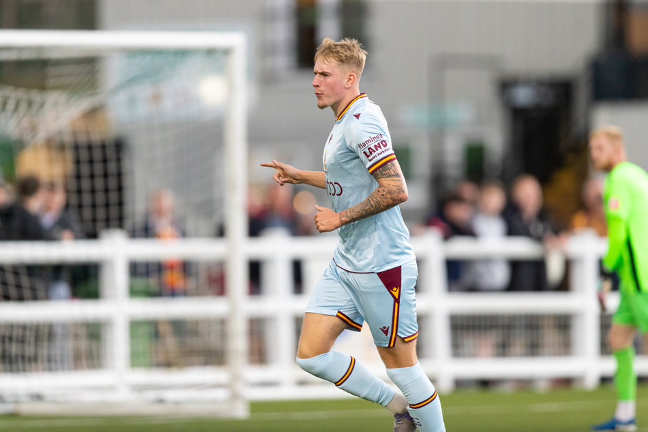 Harry Ibbitson signs in on loan!