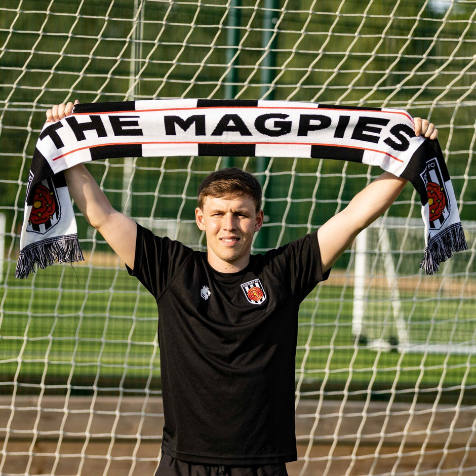 Hazlehurst joins the Magpies