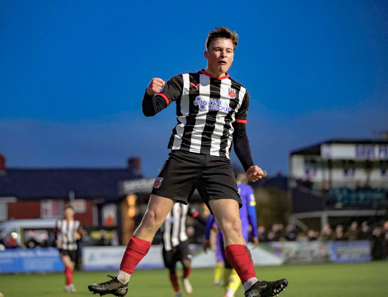 Max Wilson extends his stay with the Magpies!