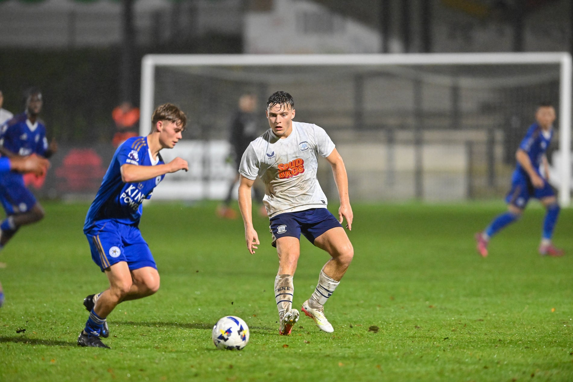 Max Wilson signs in on loan!