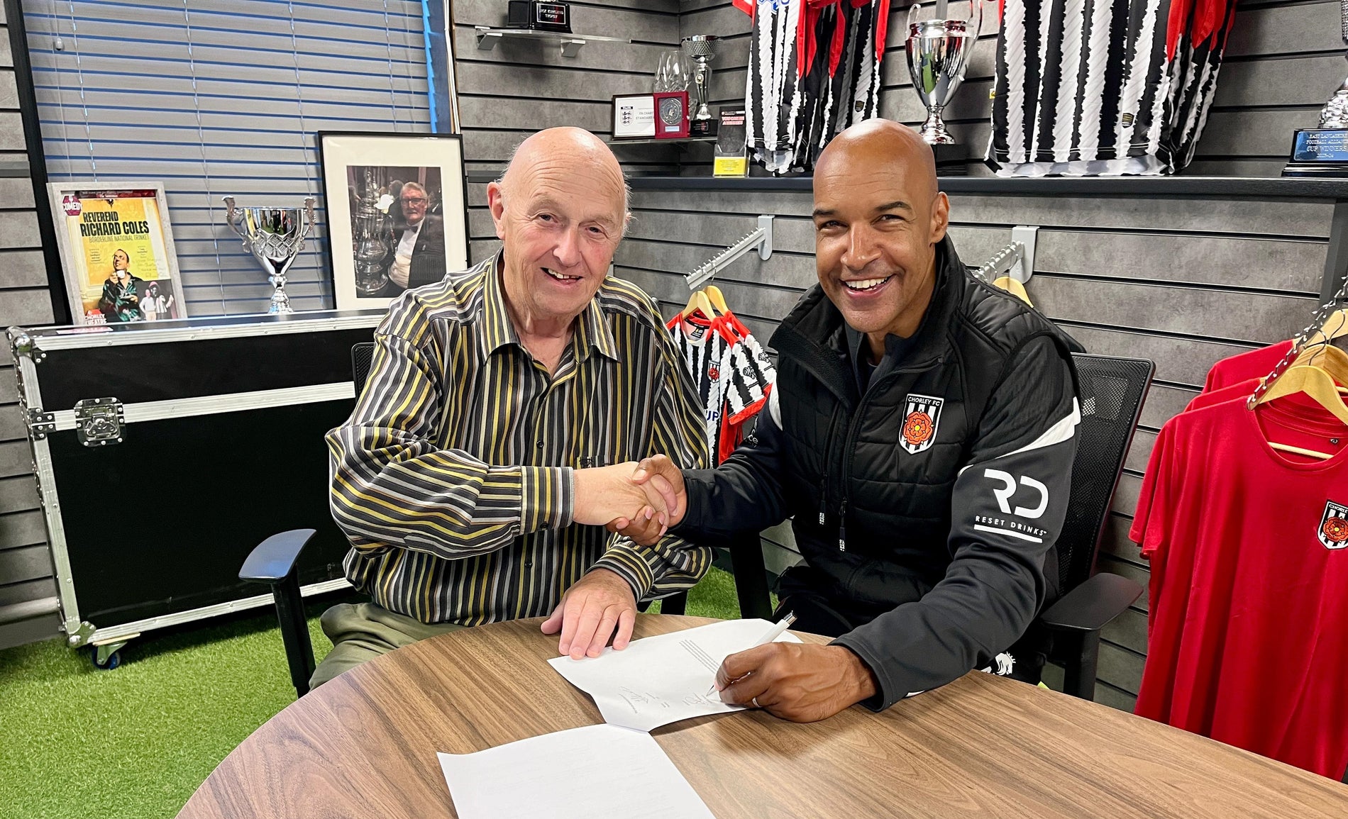 Andy Preece commits to a new, long-term contract with the Magpies